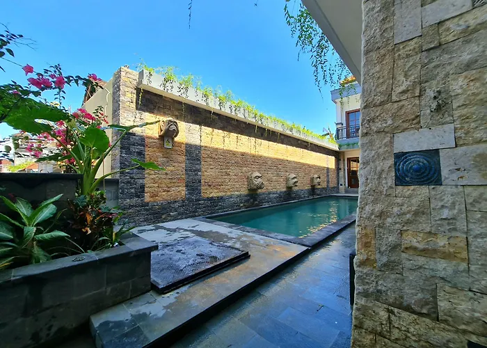 Kamandaka Living
