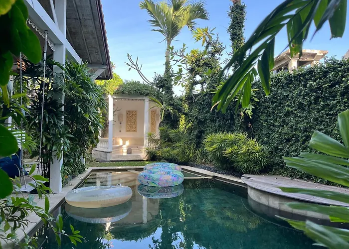 Kuta Blue Lagoon 5 Bedrooms Villa Near Beach And Airport