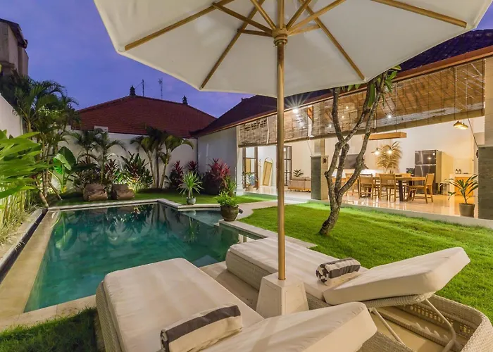 Charming 3 Bedrooms Villa Beach Walking Distance