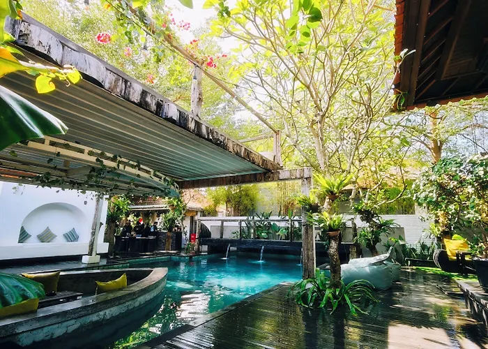 彭杜克巴鲁纳素馨花酒店