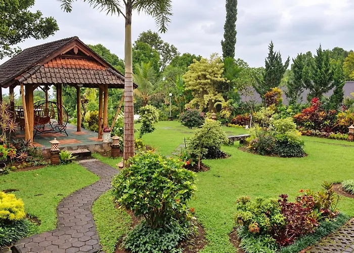 KARANG SARI Guesthouse&Warung