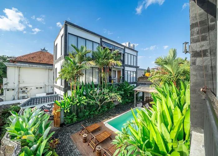 Sebelas Apartments By Evdekimi - Modern Stay With Pool Near Dining & Shops