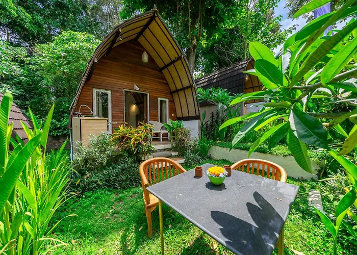 Riverside Jungle Bungalow - Infinity Pool, Yoga & Adventures - A Ubud Retreat