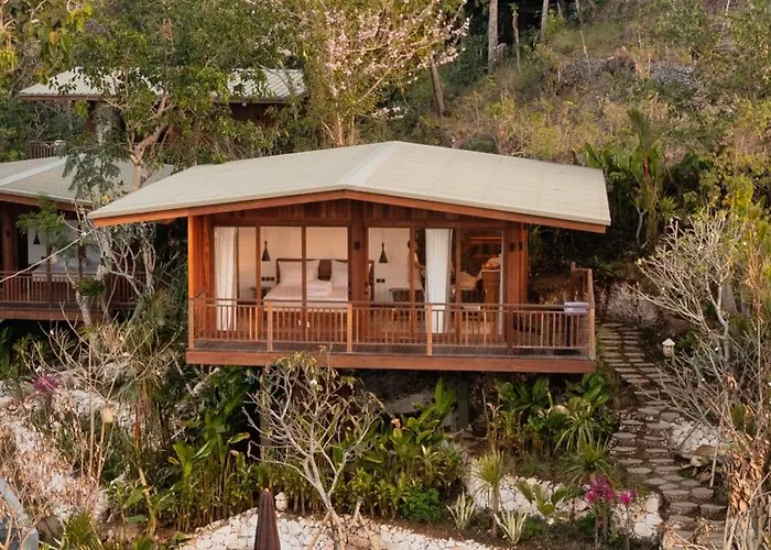 Gruen Uluwatu