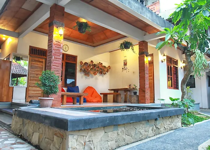 Halaman Depan Hostel