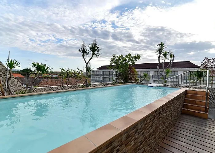 Reddoorz Plus Near Discovery Shopping Mall Bali