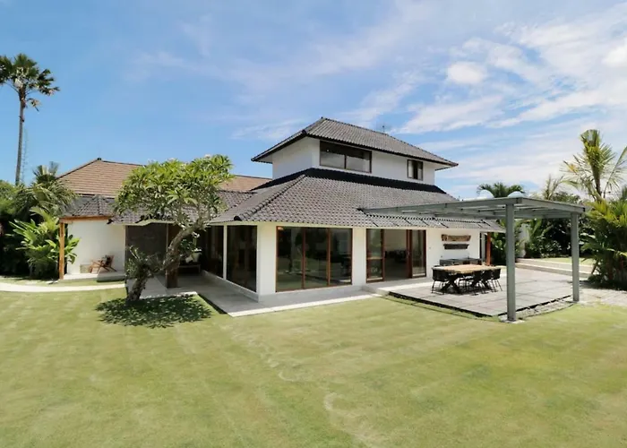 Amazing 3 Bedrooms Villa Canggu