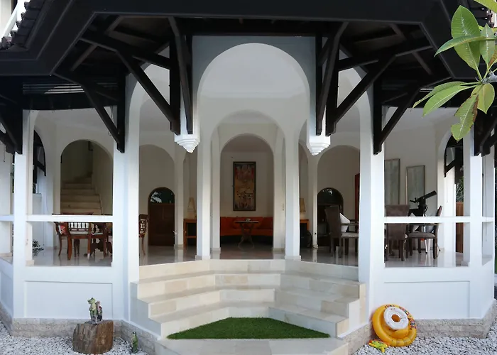 Urbanest Inn Villa