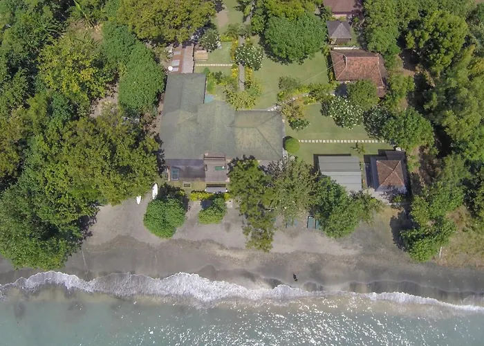 Reef Seen Divers' Resort